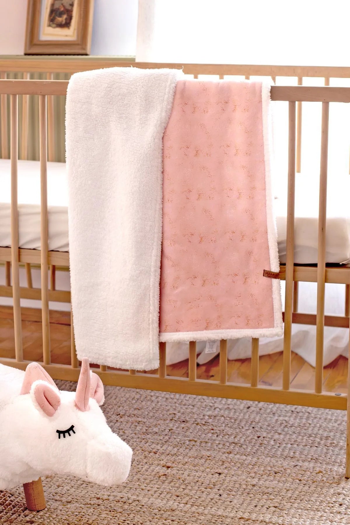 Soft and cozy pink blanket for babies