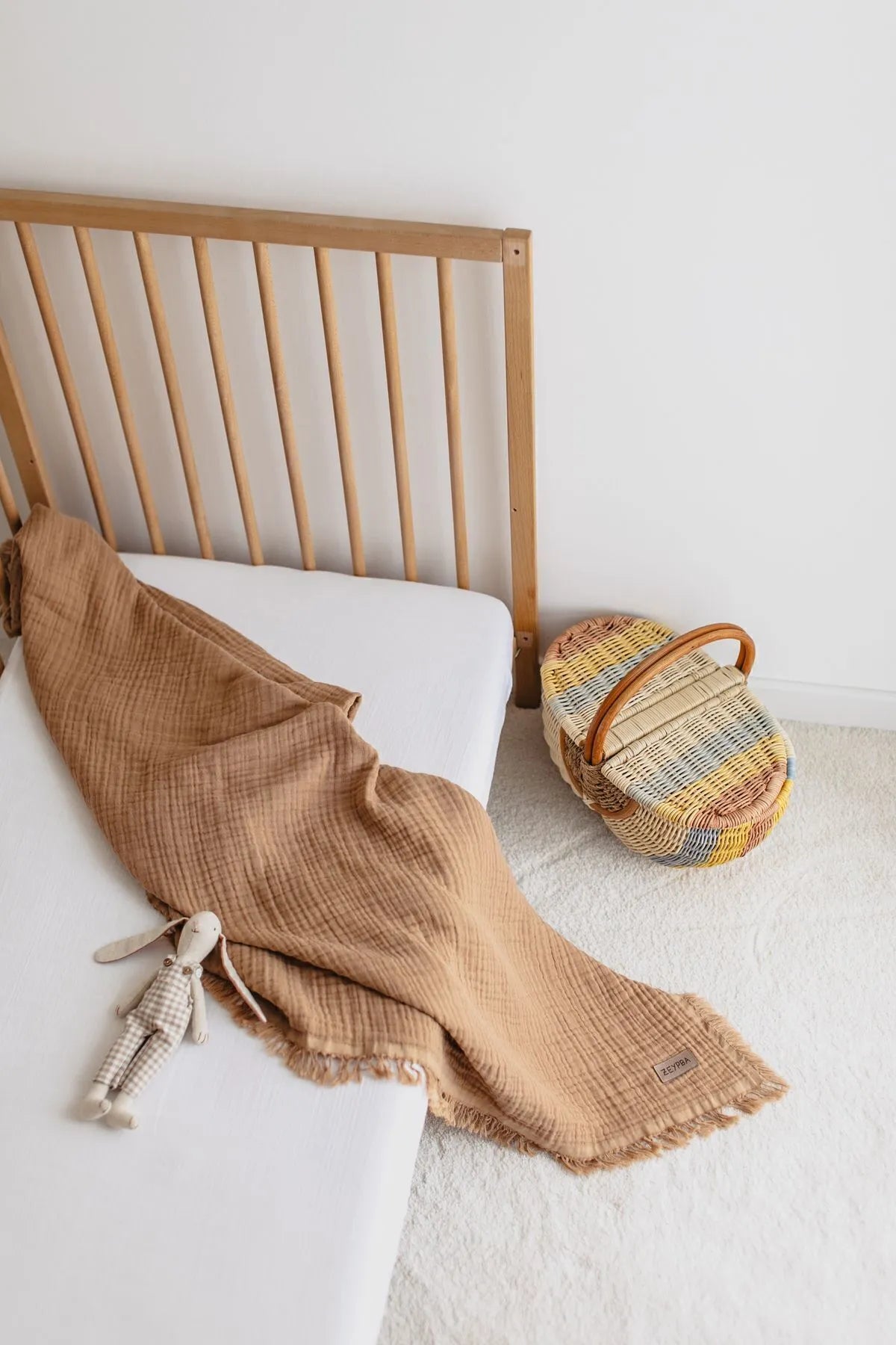 Cozy and comforting cinnamon brown muslin blanket, perfect for autumn and winter