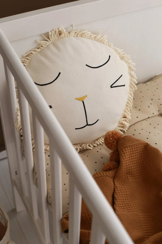 Plush lion cushion, ideal for cuddling and relaxing. Soft and cozy for kids and adults alike